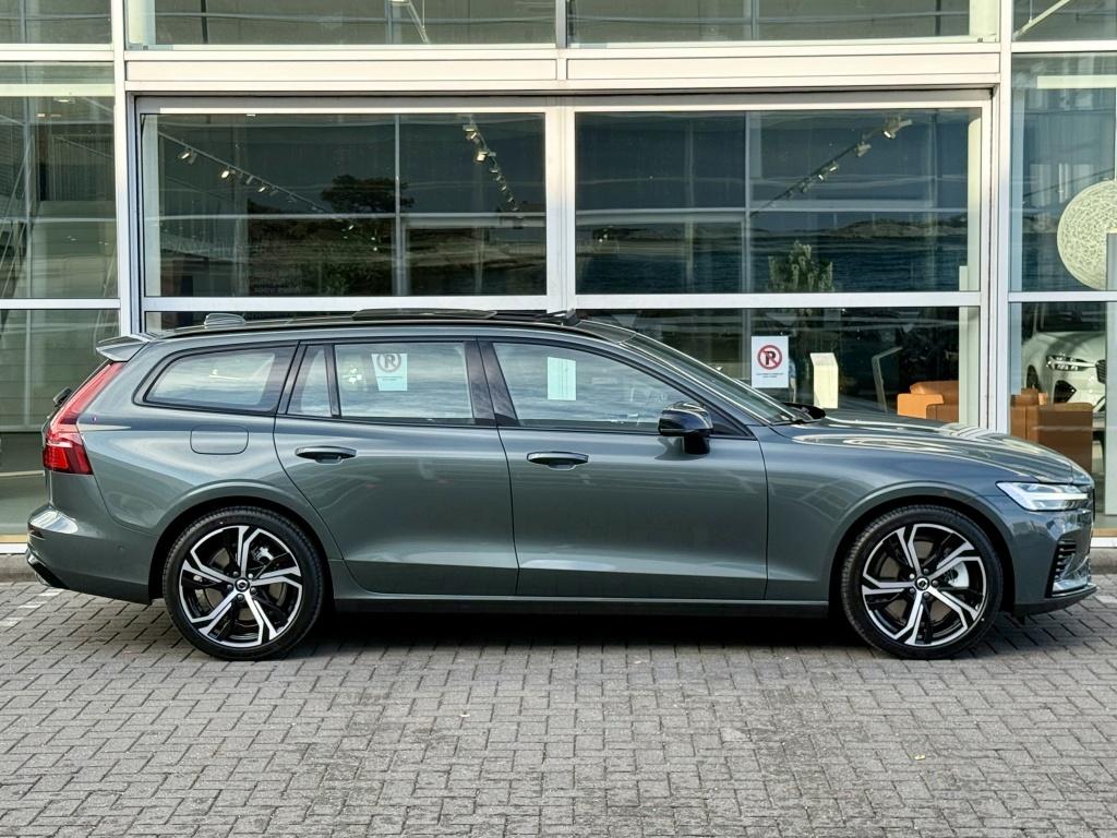 Volvo V60 t6 398pk recharge ultra dark| pano| 360camera| adap.cruise| awd