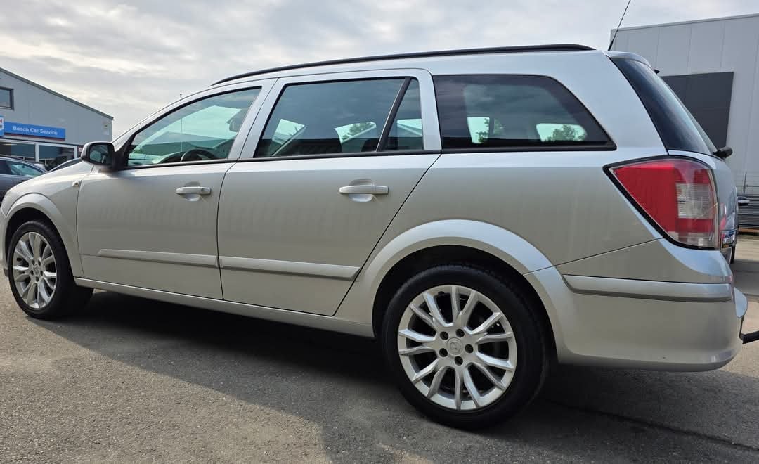 Tekoop zeer nette Opel Astra 1.4 I Businnes Wagon
