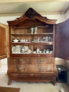 Antiek kabinet