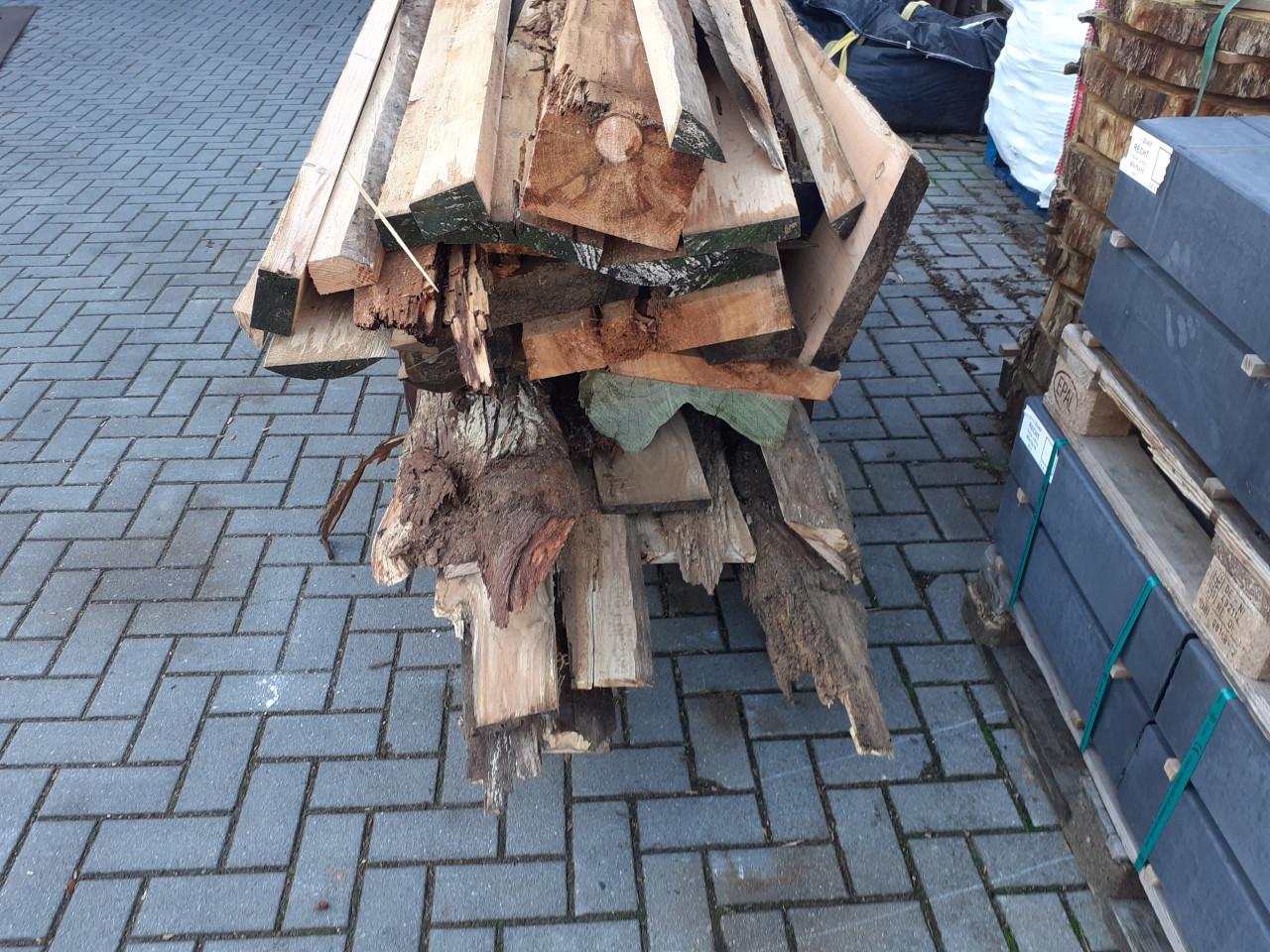 Bok kachelhout voor gratis     is gereserveerd