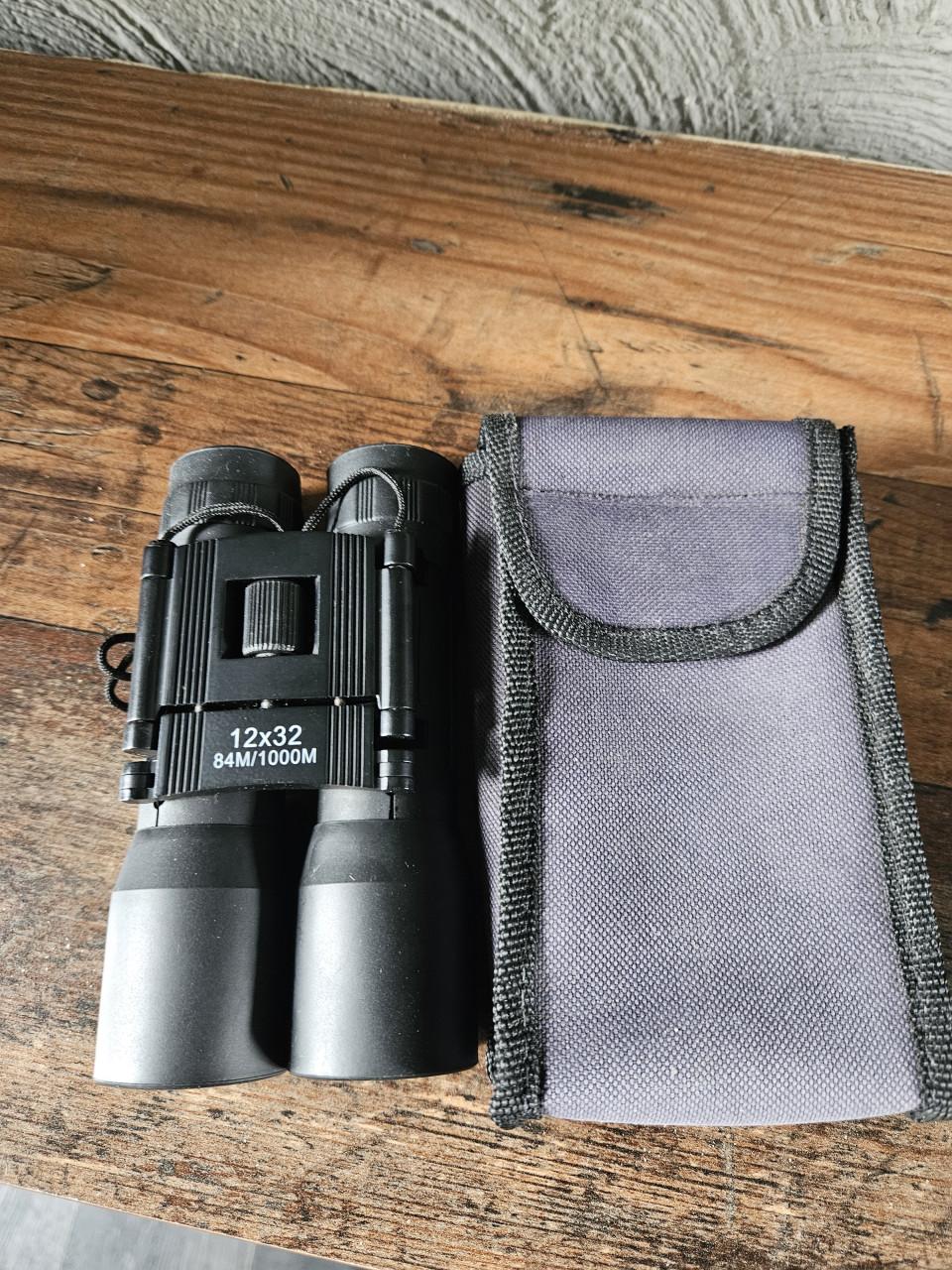 Mooie krachtige rubberen Verrekijker 12x32 met tasje