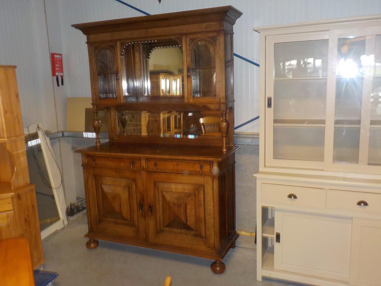 In zeer goede staat een juweeltje van een antieke kast