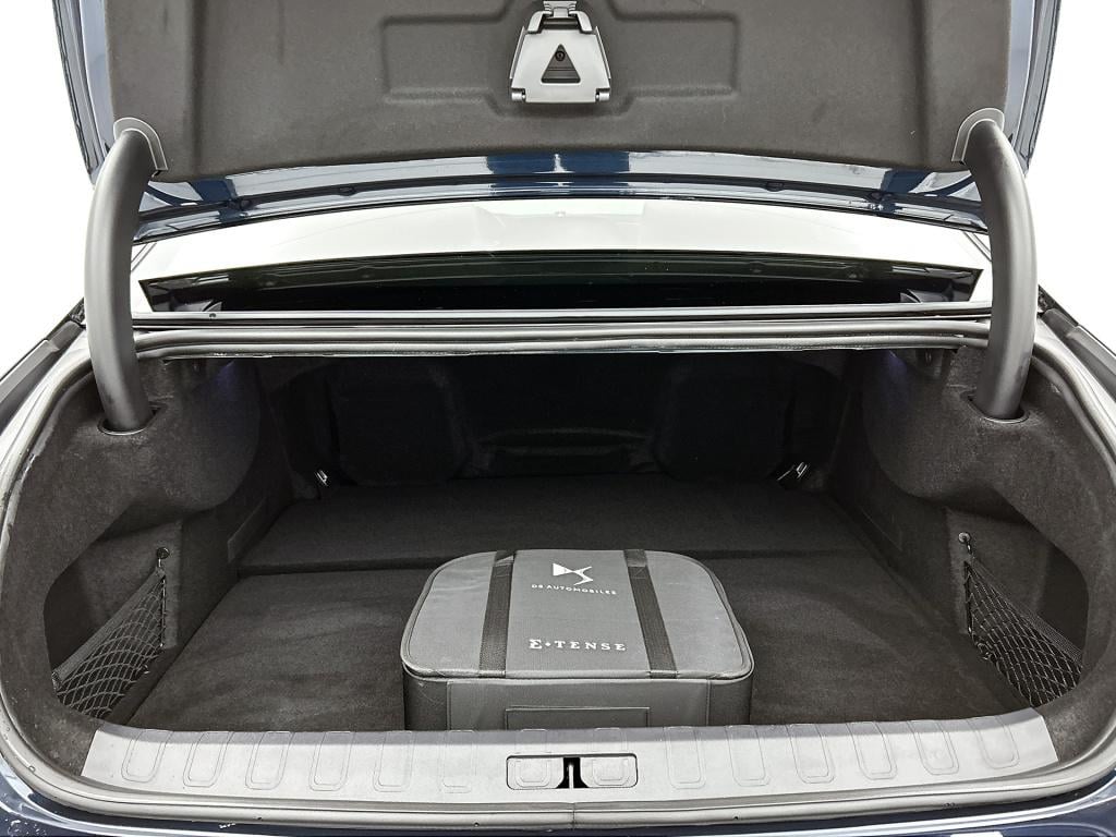 Ds Ds 9 e-tense rivoli+ 250 | rijklaar | lounge achterbank |