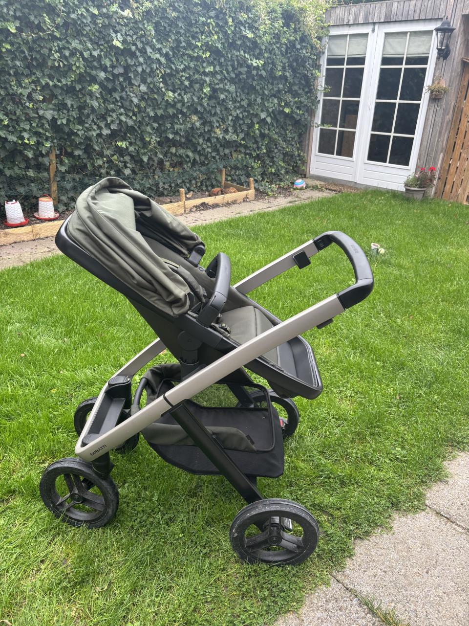 Dubatti Two kinderwagen nieuwstaat