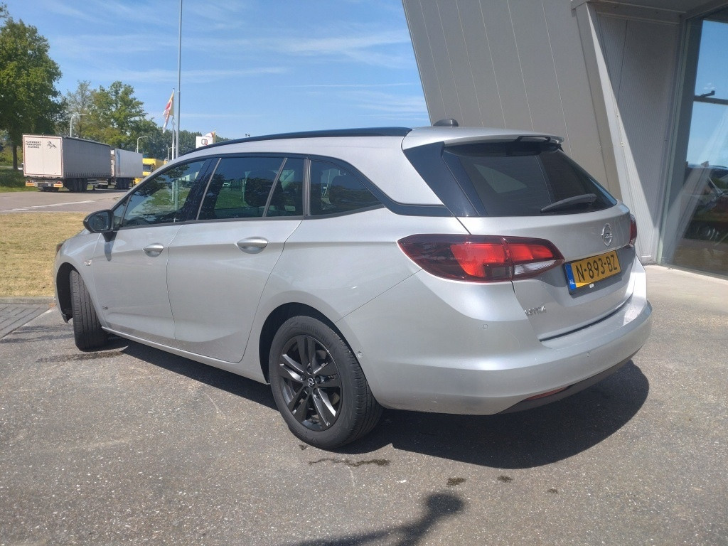 Opel Astra sports tourer 1.2 design&tech