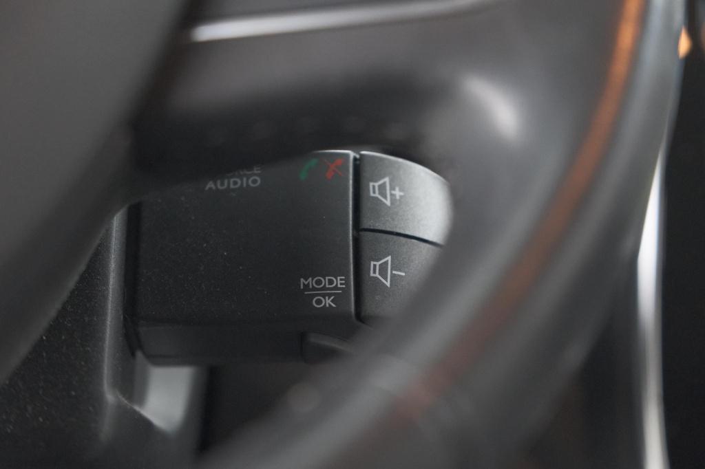 Renault Captur tce 90 intens | camera | dodehoekdetectie | navigatie | park