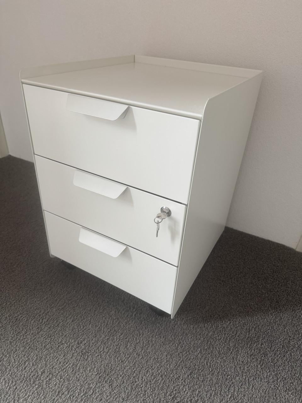 Wit metalen ladeblok 56 x 44 x 40 cm