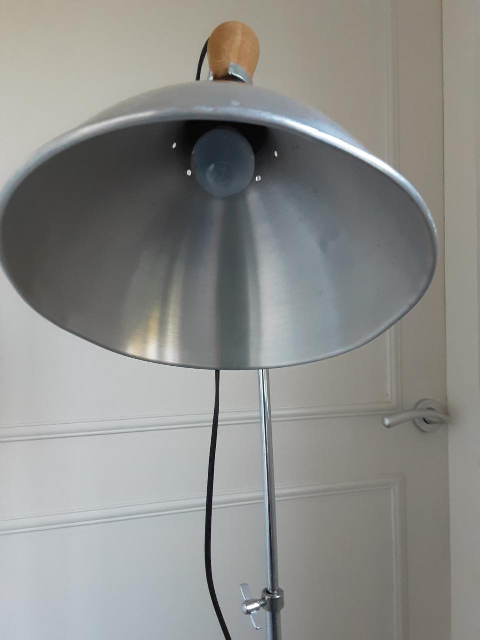 Vintage vloerlamp op standaard