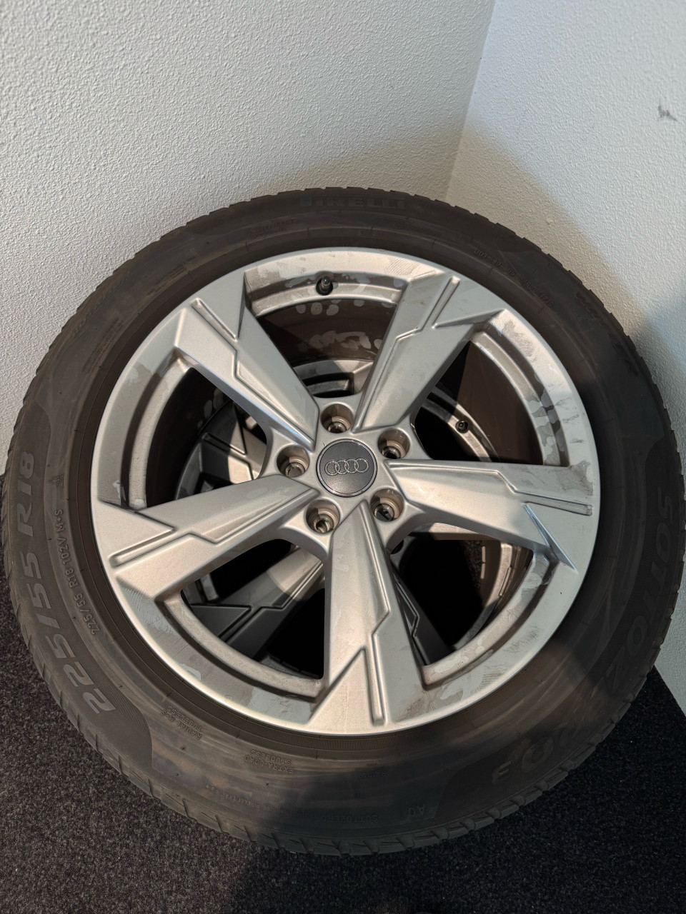 Audi A6 C8 Winterset 18 inch zonder schade!