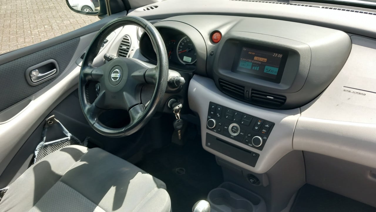Nissan  ALMERA TINO 1.8 Acenta 5drs bj:2003 airco apk 2027 i.z.g.st