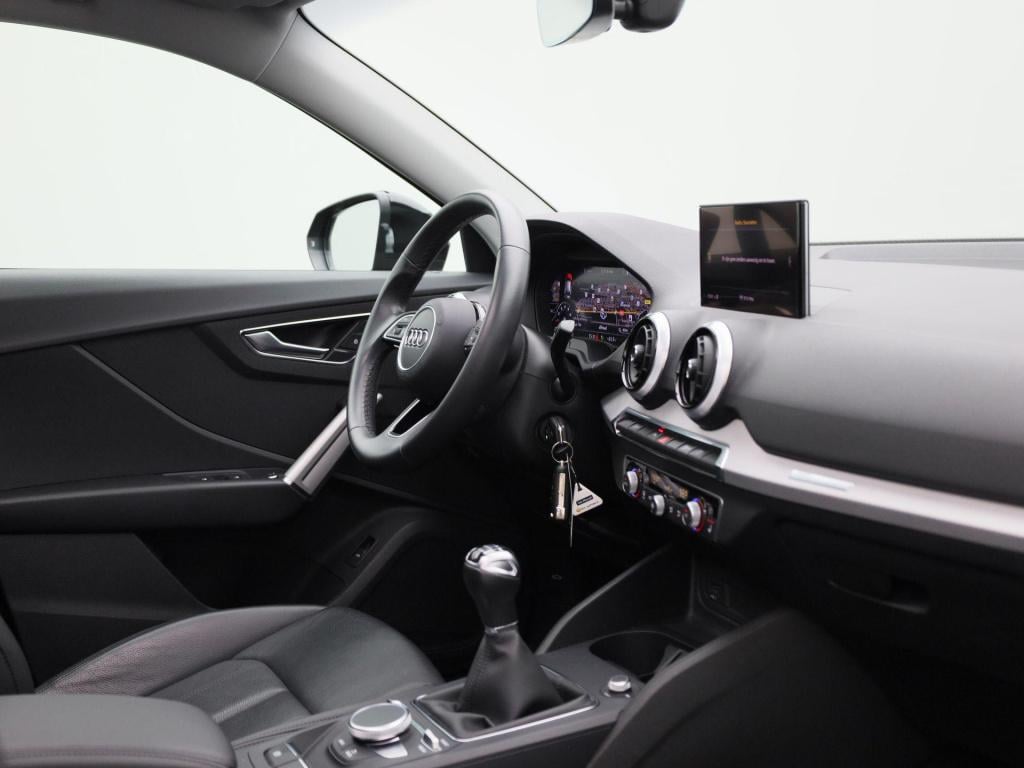 Audi Q2 35 tfsi pro line | panoramadak | stoelverwarming | leder | camera |