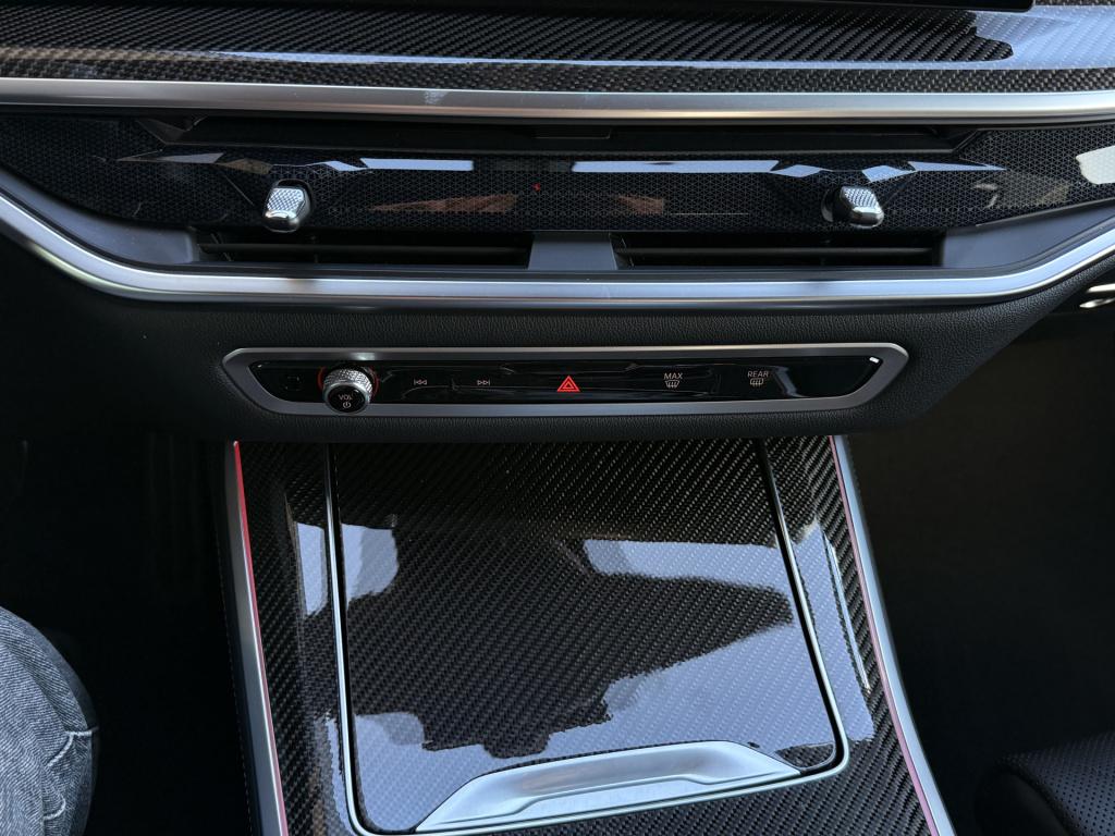 BMW X5 xdrive50e m-sport | carbon | pano | memory | stoelverwarming / verko