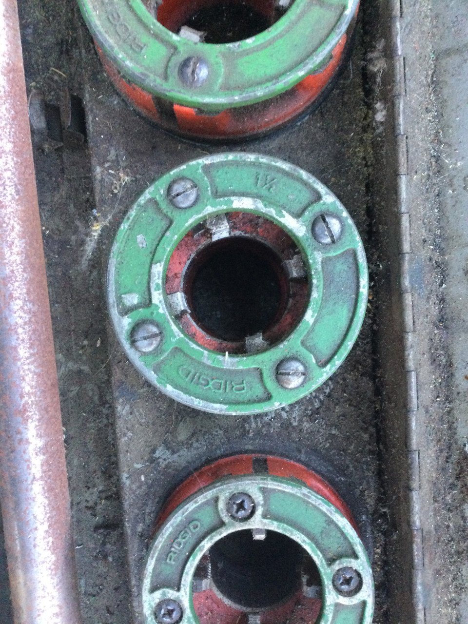 Gereedschap   Draadtapmachine