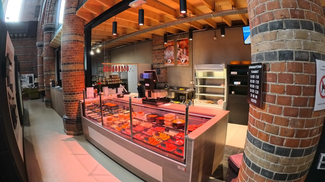 Winkelruimte te huur in de Cuyperskerk. (Markt 4 Sas van Gent)