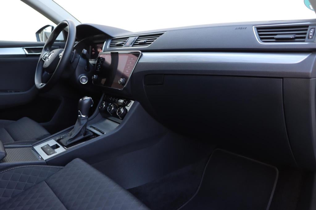 Skoda Superb combi 1.4 tsi iv business edition plus dsg6 218pk