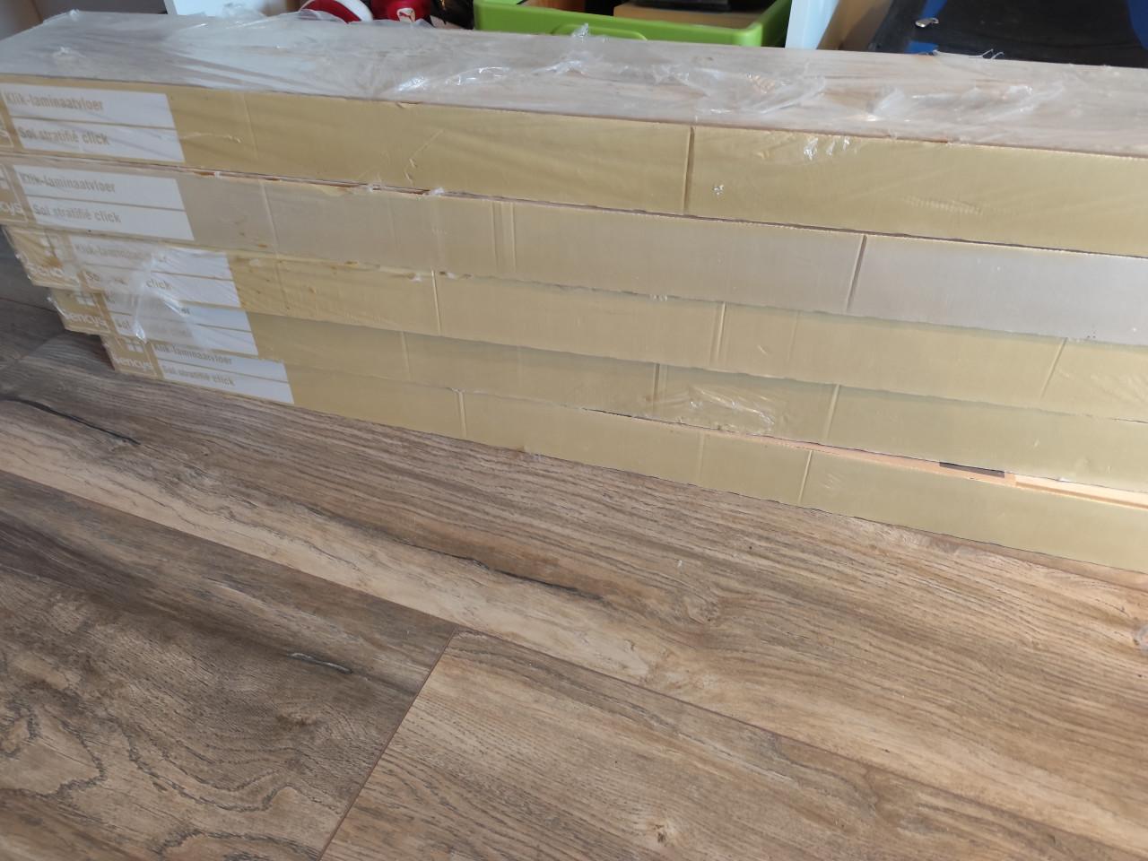 Laminaat grijs sencys 12,4m2