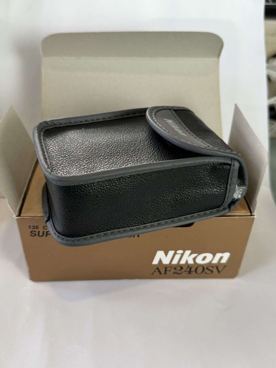 Nikon AF240SV 28mm lens autofocus red eye reduction