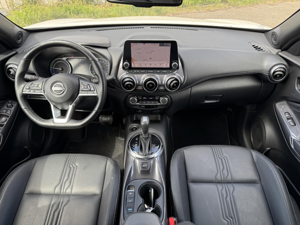 Nissan Juke 1.6 hybrid tekna full options!