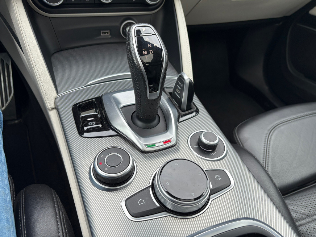Alfa Romeo Stelvio 2.0 t awd veloce