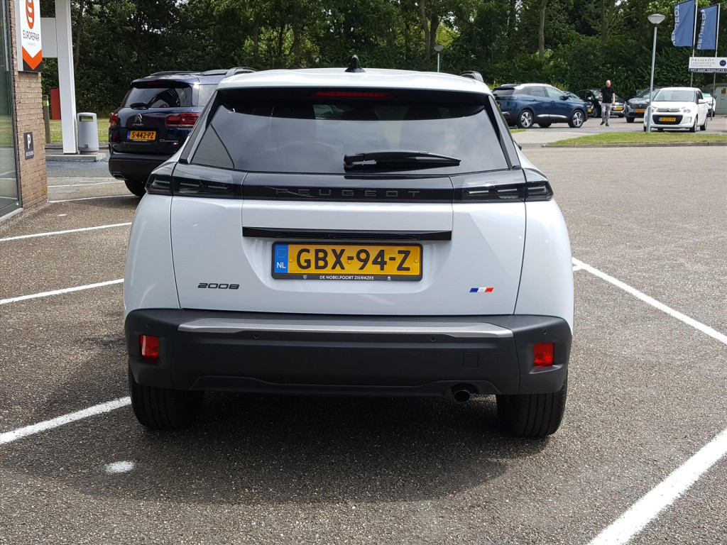 Peugeot 2008 allure 1.2 puretech 100pk navigatie | achteruitrijcamera | app
