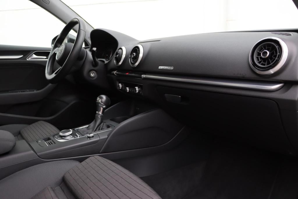 Audi A3 limousine 40 tfsi quattro advance sport 190pk s-tronic | trekhaak |