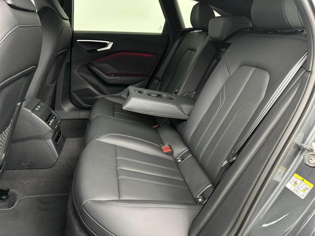 Audi A5 avant s edition 2.0 tfsi e 220 kw / 299 pk avant 7 versn
