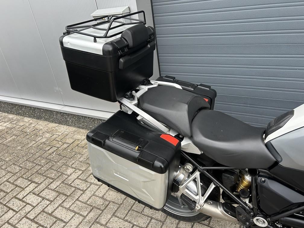 Frisse BMW R1200GS uit 2015 met 76dkm, 1e eig, vario kofferset etc €8995,-