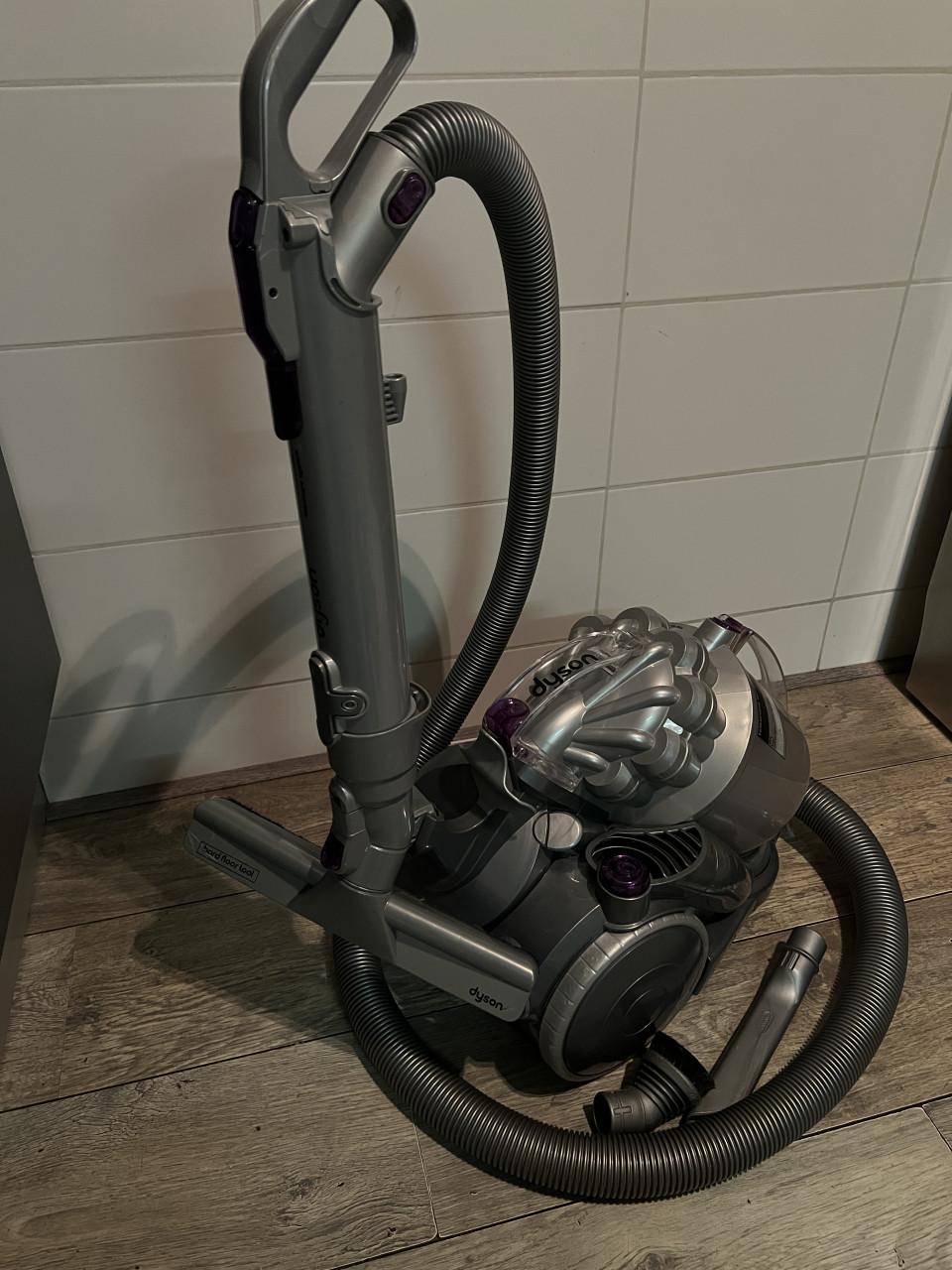 Dyson DC32 Animal Pro – krachtige zakloze stofzuiger nieuwprijs €350,-