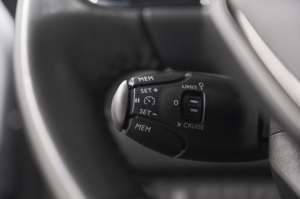 Peugeot 2008 puretech 130 blue lease allure | camera | navigatie | parkeers