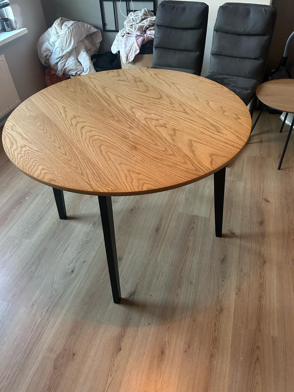 Tafel, bijzet tafeltje, 2 stoelen