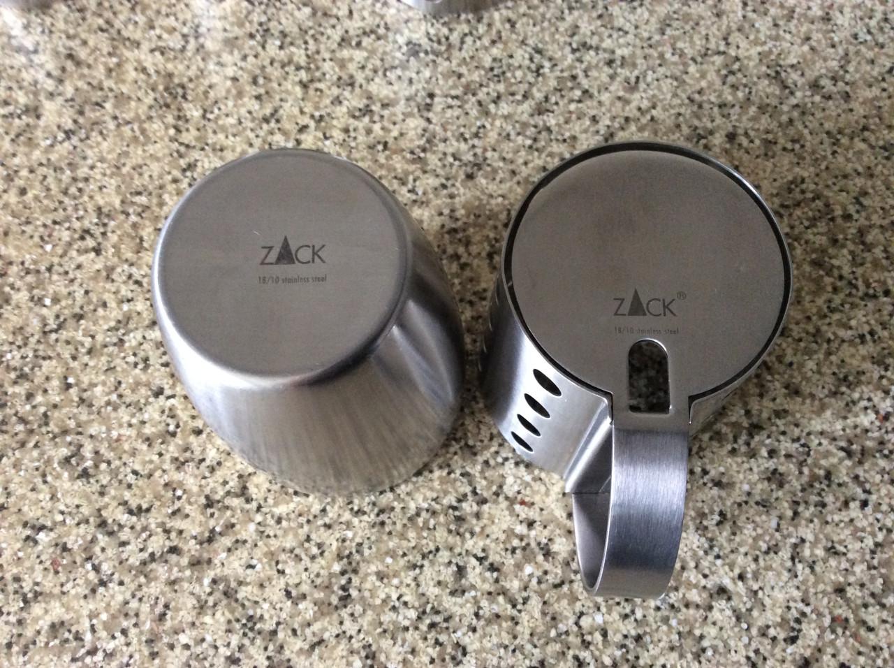 Tandenborstelhouder, 2 bekers en 2 bekerhouders.  Merk: ZACK.   RVS.