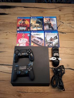 PLayStation 4 Pro 1 TB met 2 controllers en 6 games