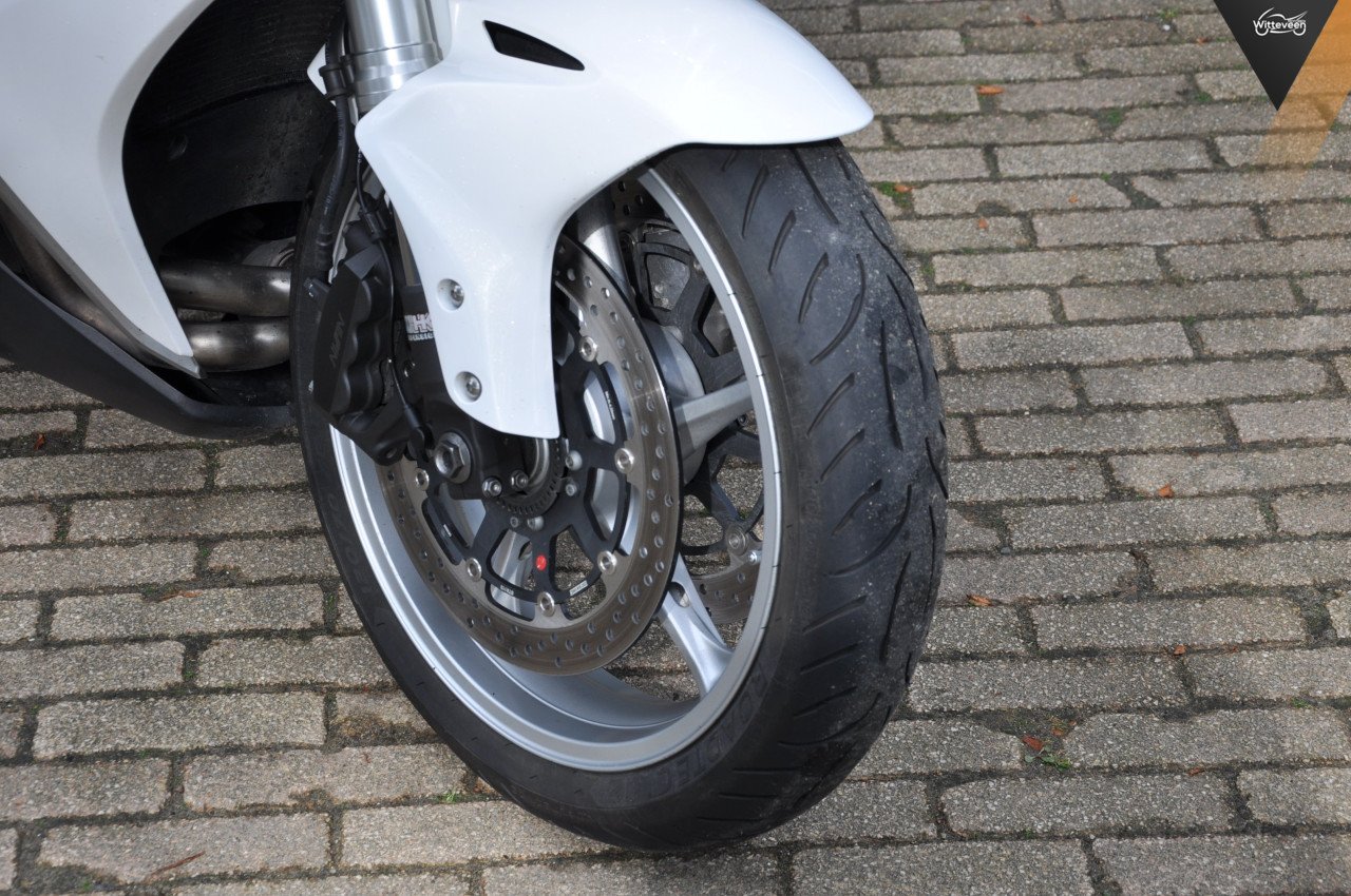 Honda VFR 1200 F ABS Zeer complete en nette motor!