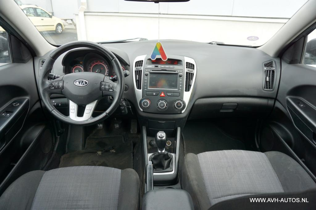 Kia Cee'd sporty wagon 1.4 cvvt seven