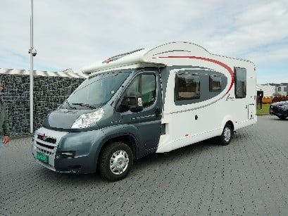 Camper Burstner ixeo 734