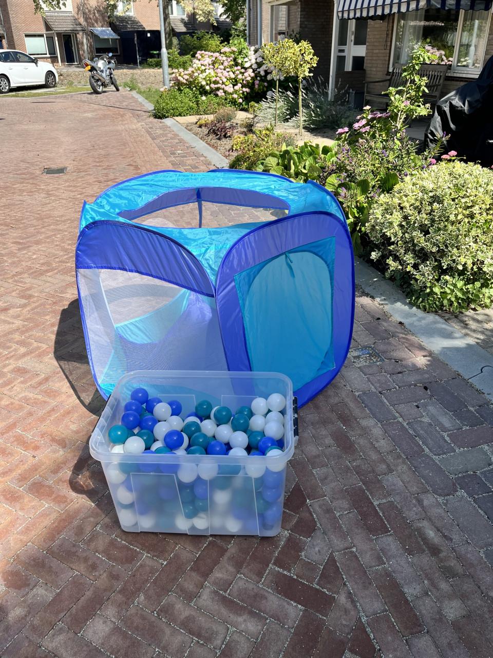 Z.g.a.n. Ballenbak Tent gevuld met ballen