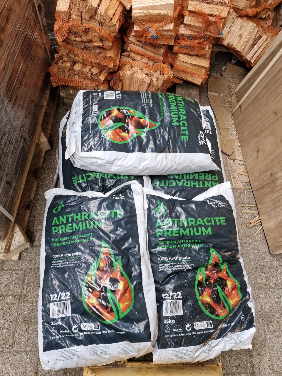 Kolen antraciet, eierkolen en bruinkool briketten