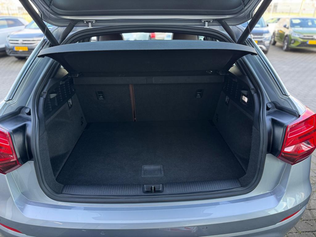 Audi Q2 35 tfsi cod s- edition * pano * leder * keyless * virtual cockpit