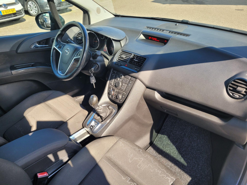 Opel Meriva 1.4 turbo cosmo 4250€ dit is de meeneemprijs/