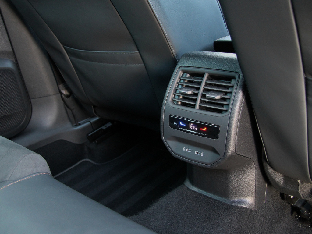Cupra Formentor 1.4 e-hybrid vz 245pk tribe edition