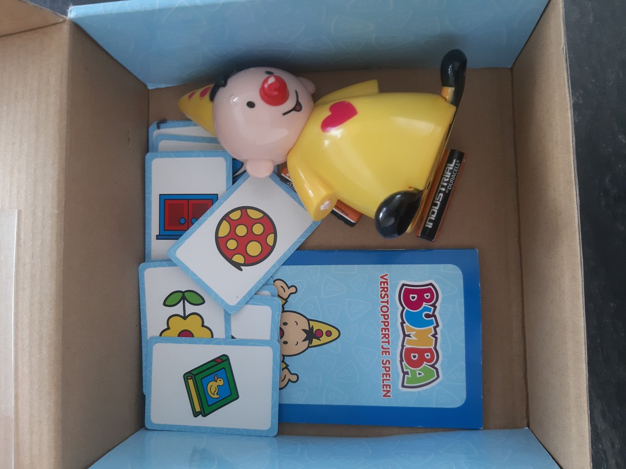 Verstoppertje spelen met Bumba