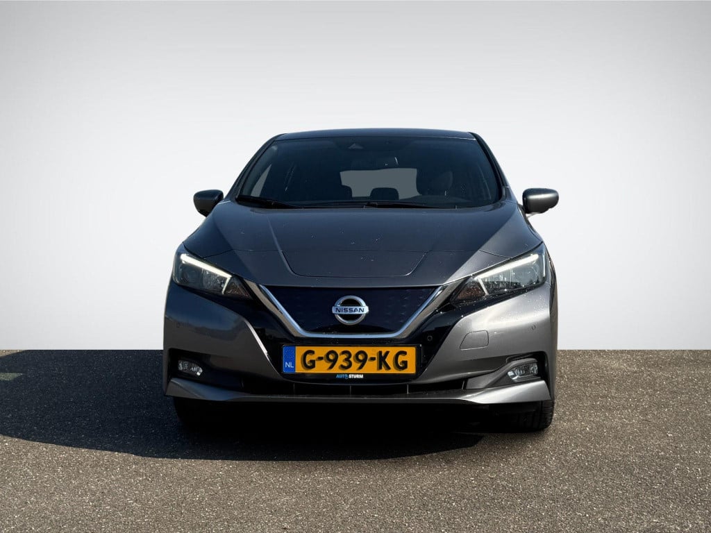 Nissan Leaf n-connecta 40 kwh | navigatie | 360° camera | stuur- + stoelver