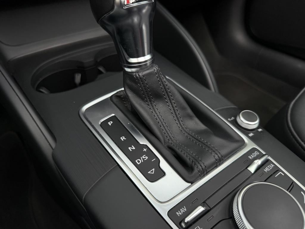 Audi A3 cabriolet 1.8 tfsi ambition pro plus line.