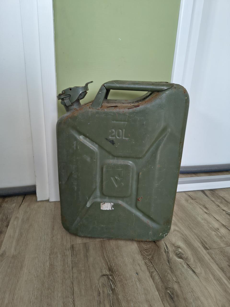 Prachtige groene militaire tank, benzinetank 20L army, groen