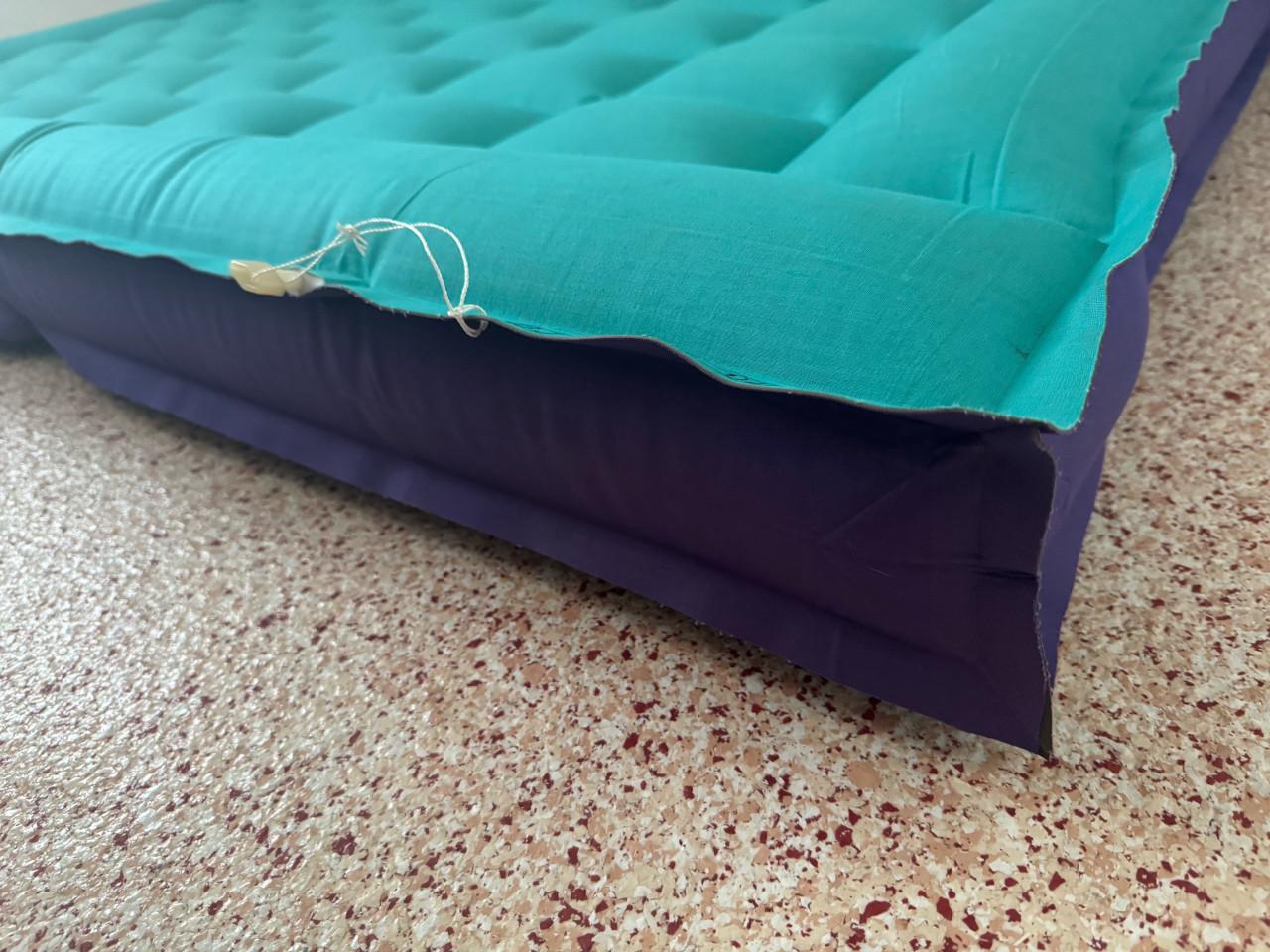 Comfortabel tweepersoonsluchtbed 200x130x8cm