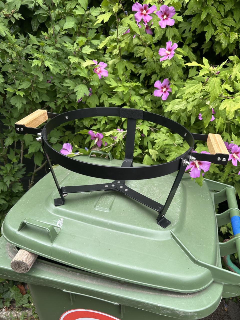 Nieuwe KAMADO BBQ 16 Inch + BBQ-Schort + XXL Tools + Gietijzeren pan