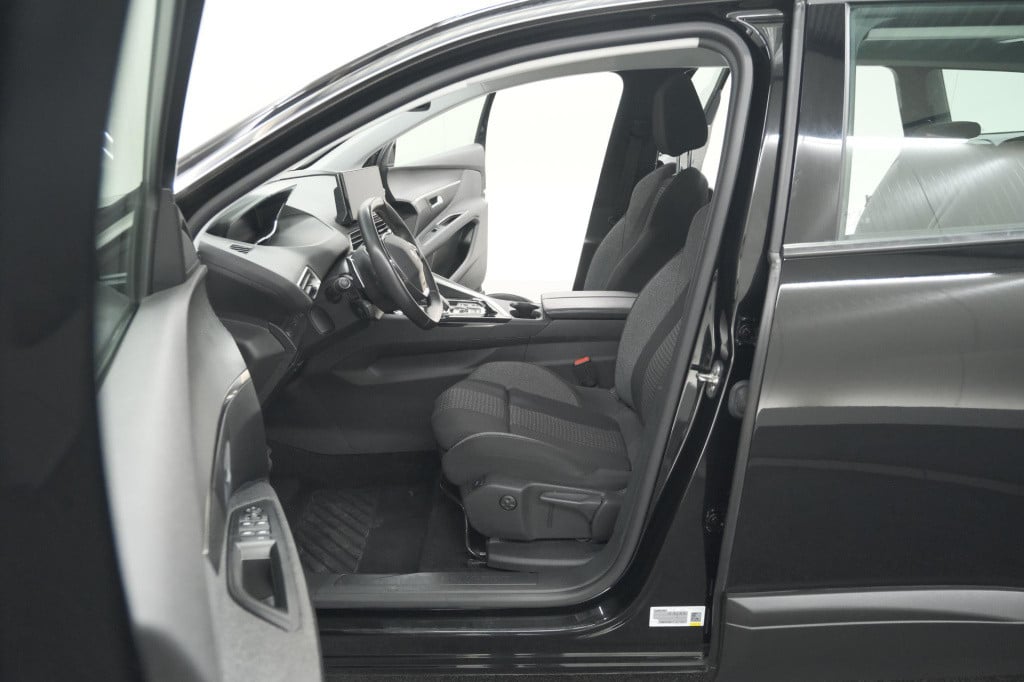 Peugeot 5008 puretech 130 eat8 active | 7 zitplaatsen | camera | navigatie 