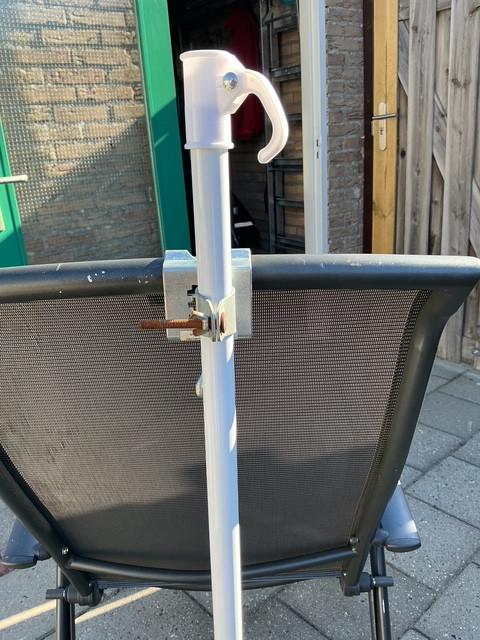 Nieuw: Tafel/stoel/balkonklem voor kleine parasols!