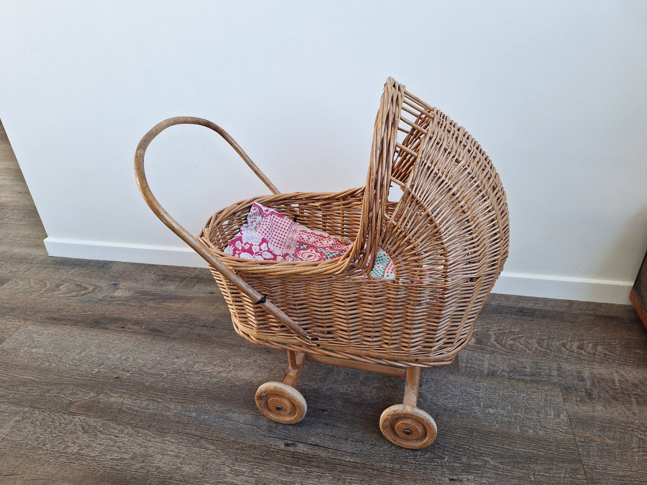 Vitage poppewagen