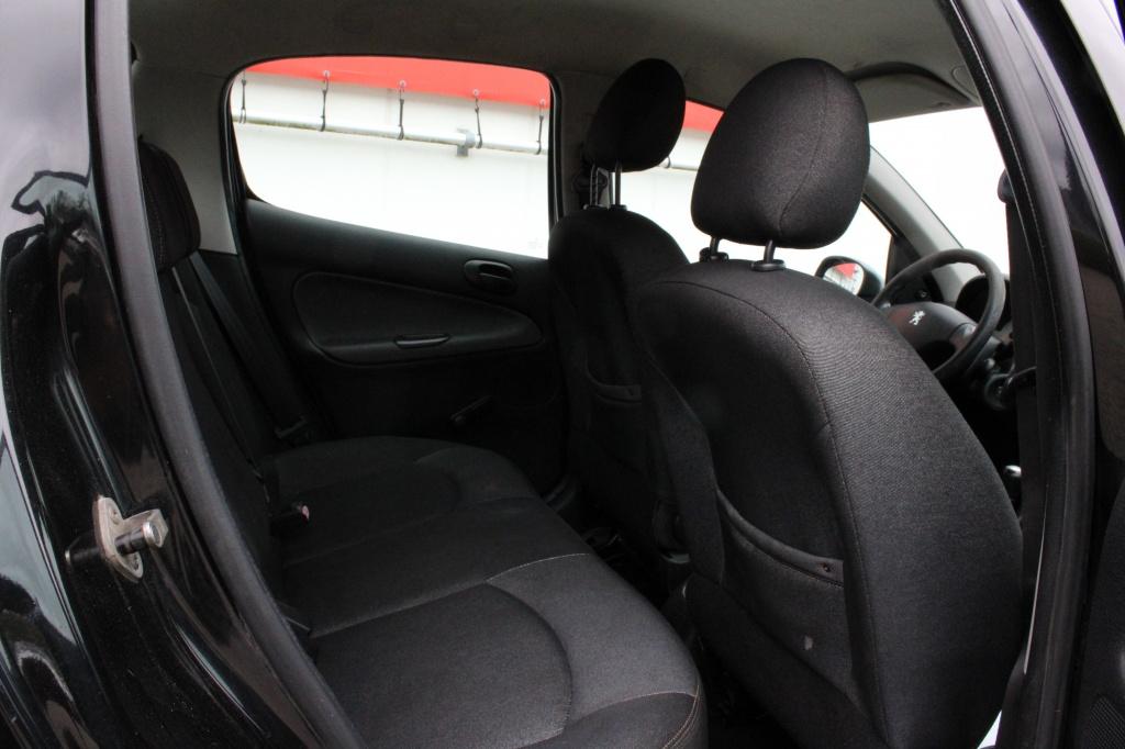 Peugeot 206 inclusief nieuwe apk, lees tek 1.4 génération